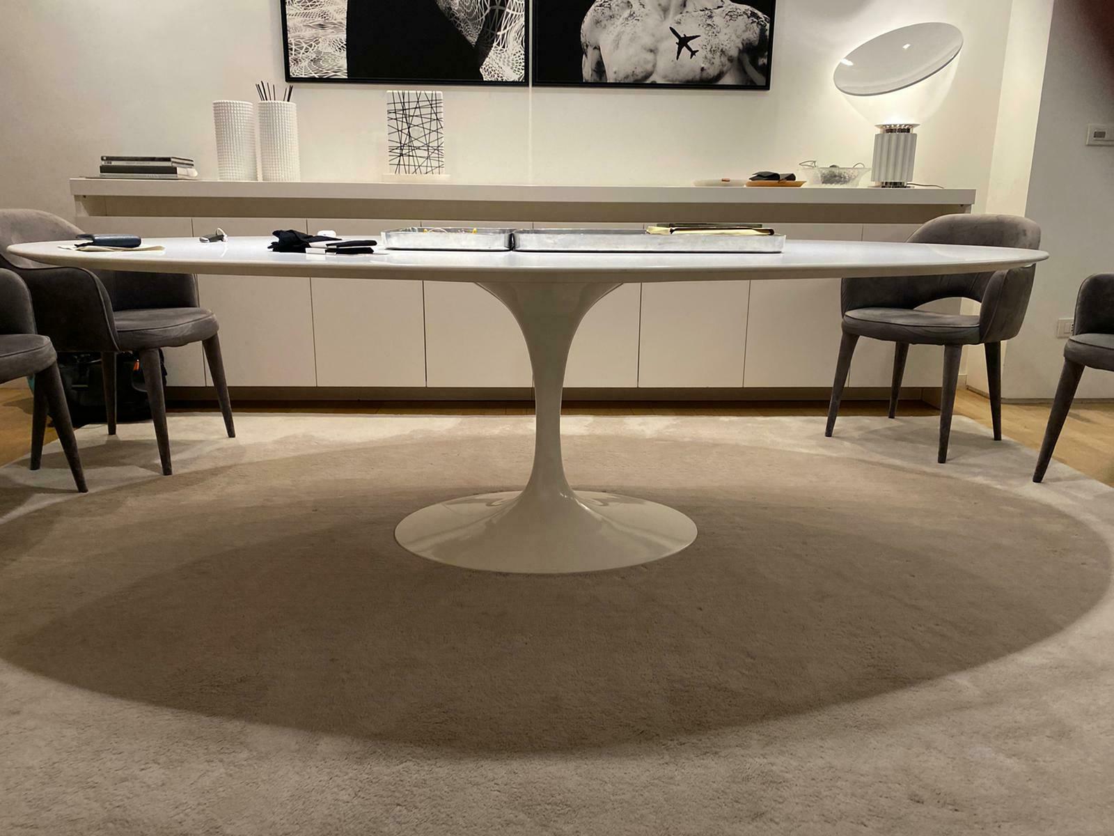 eero saarinen knoll international tulip dining oval