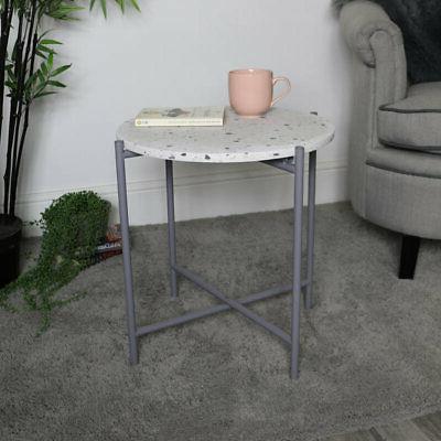 grande bianco terrazzo and grigio metallo tavolo