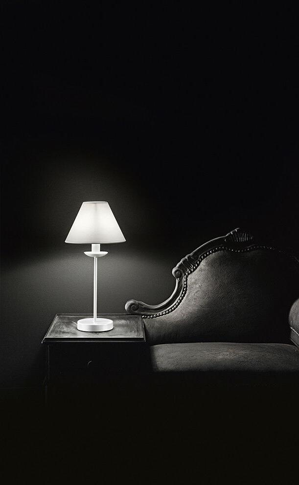 lampada da tavolo lume in metallo verniciato