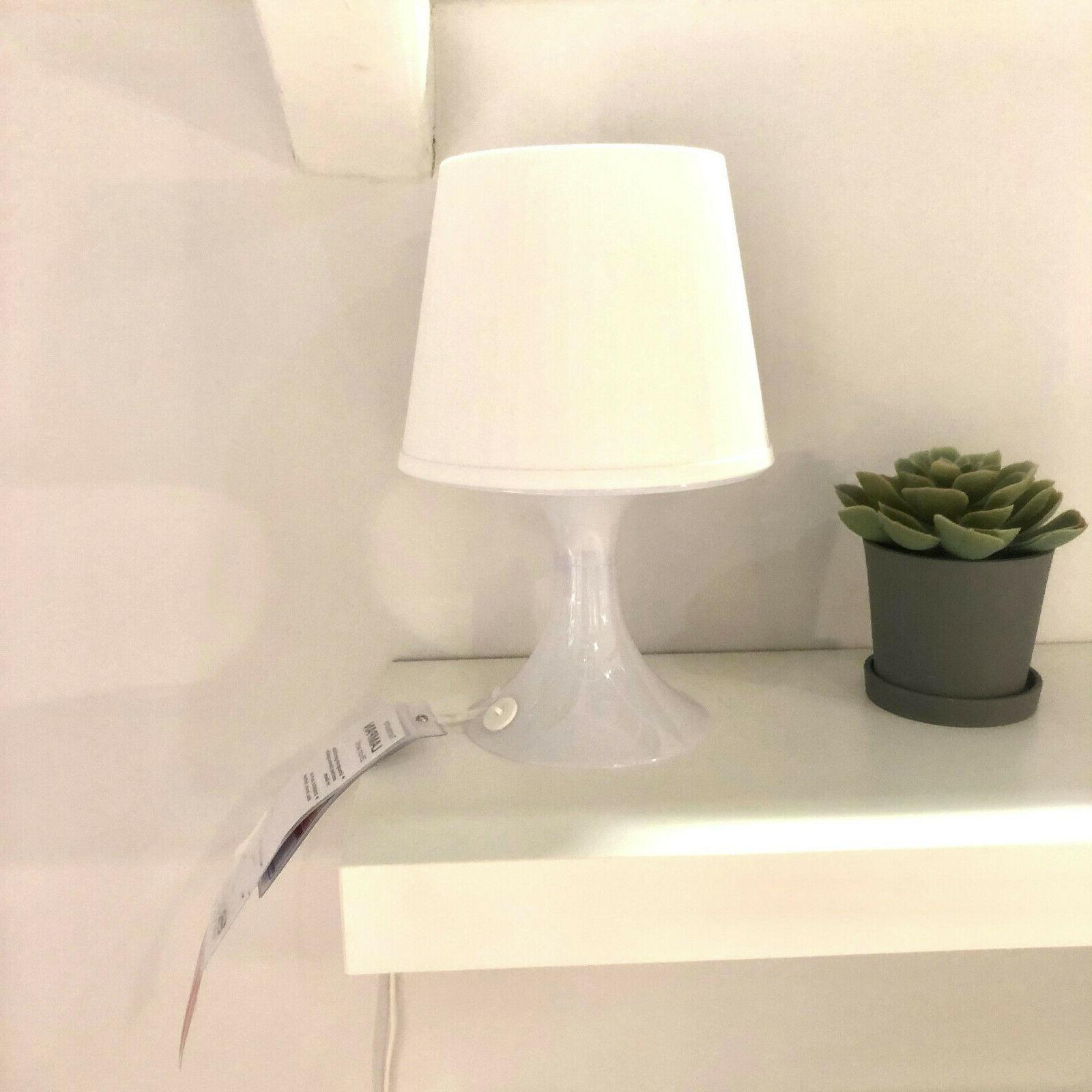 lampan da tavolo bianco comodino luce scaffale