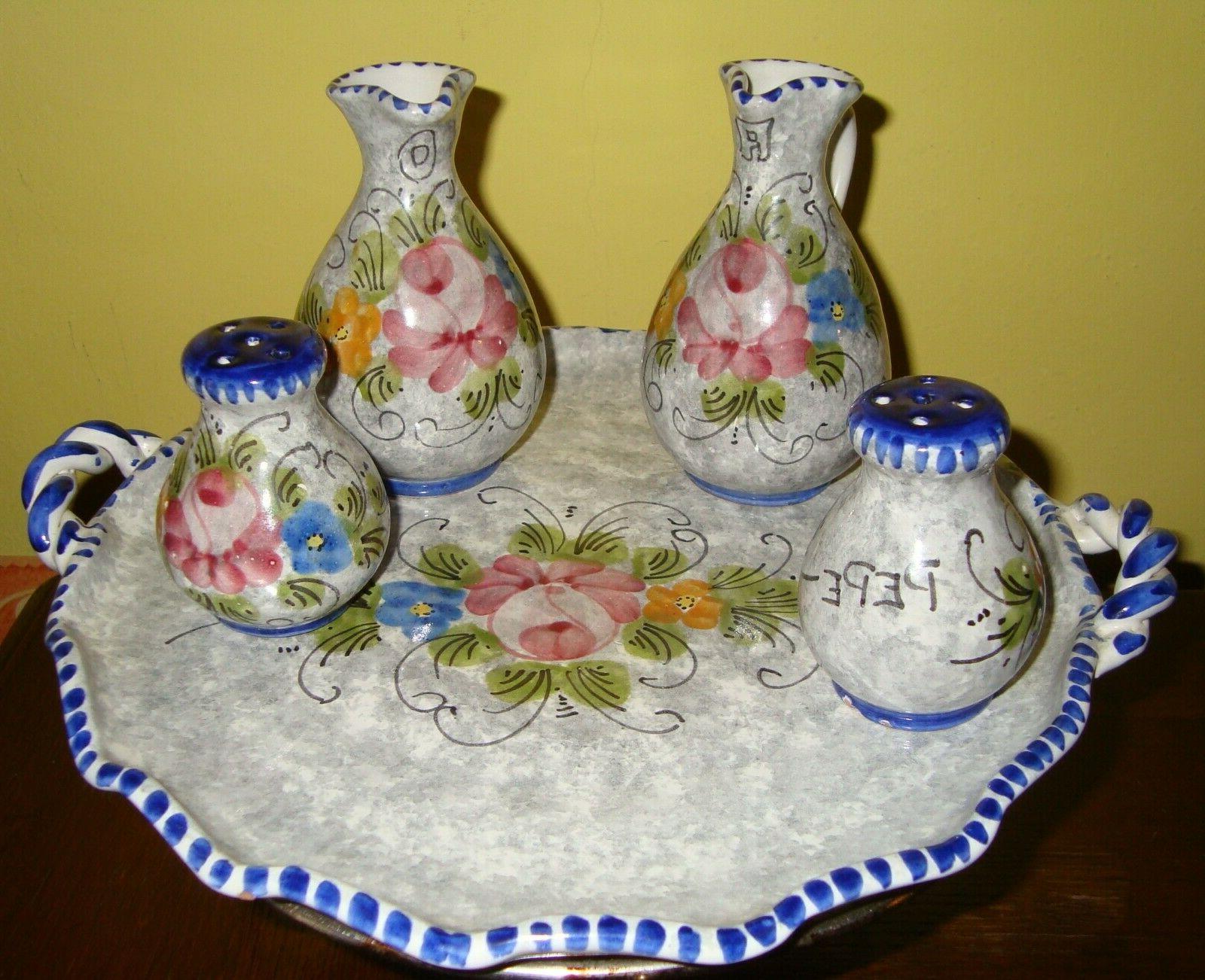 olio aceto sale e pepe con vassoio