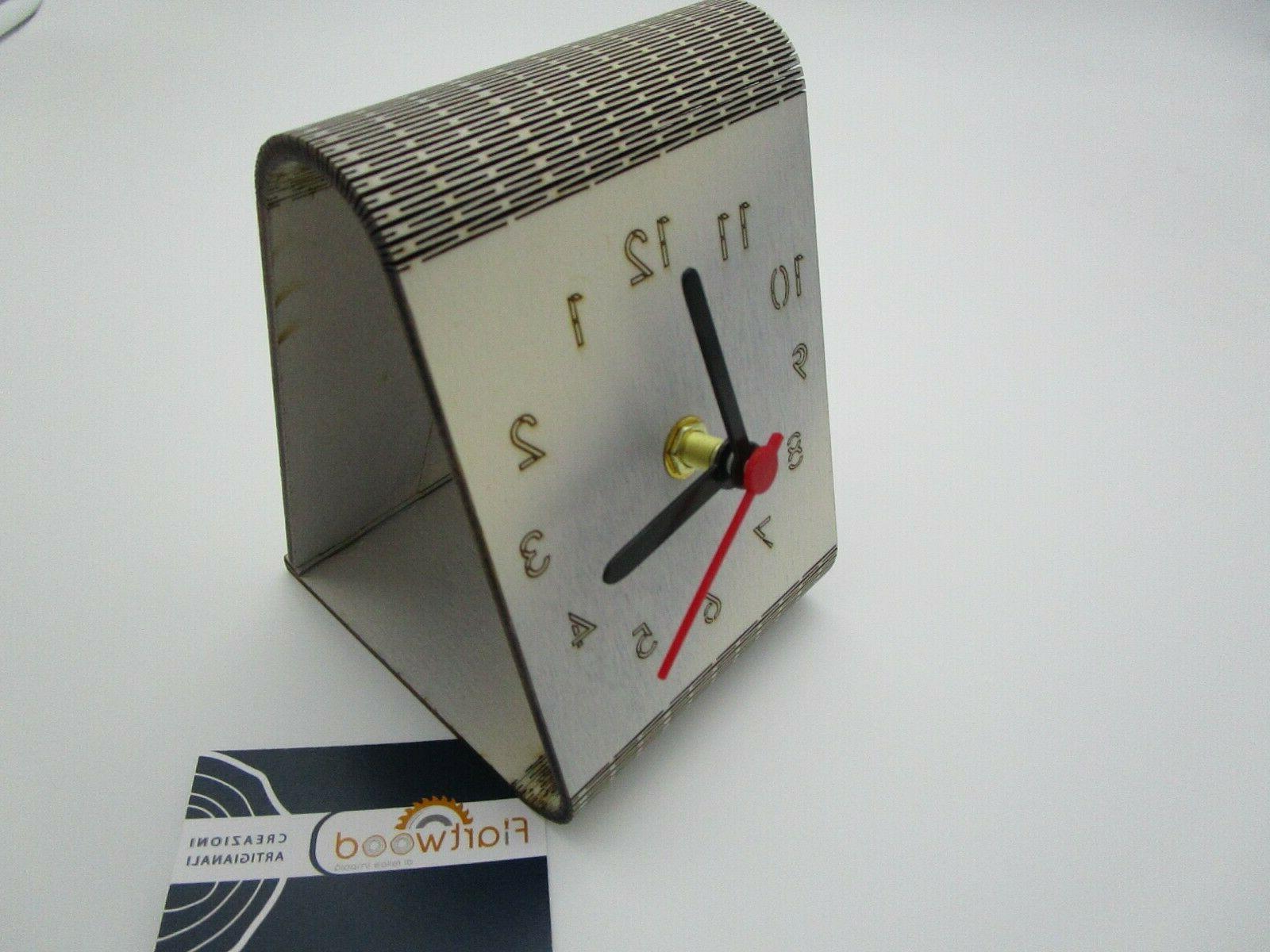 orologio da tavolo colore grigio in legno