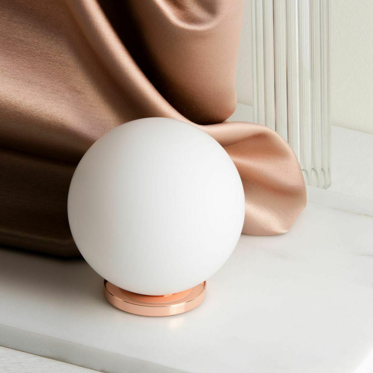 pallina lampada da tavolo