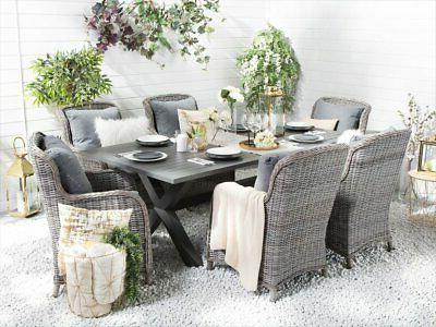 set da giardino grigio con tavolo e