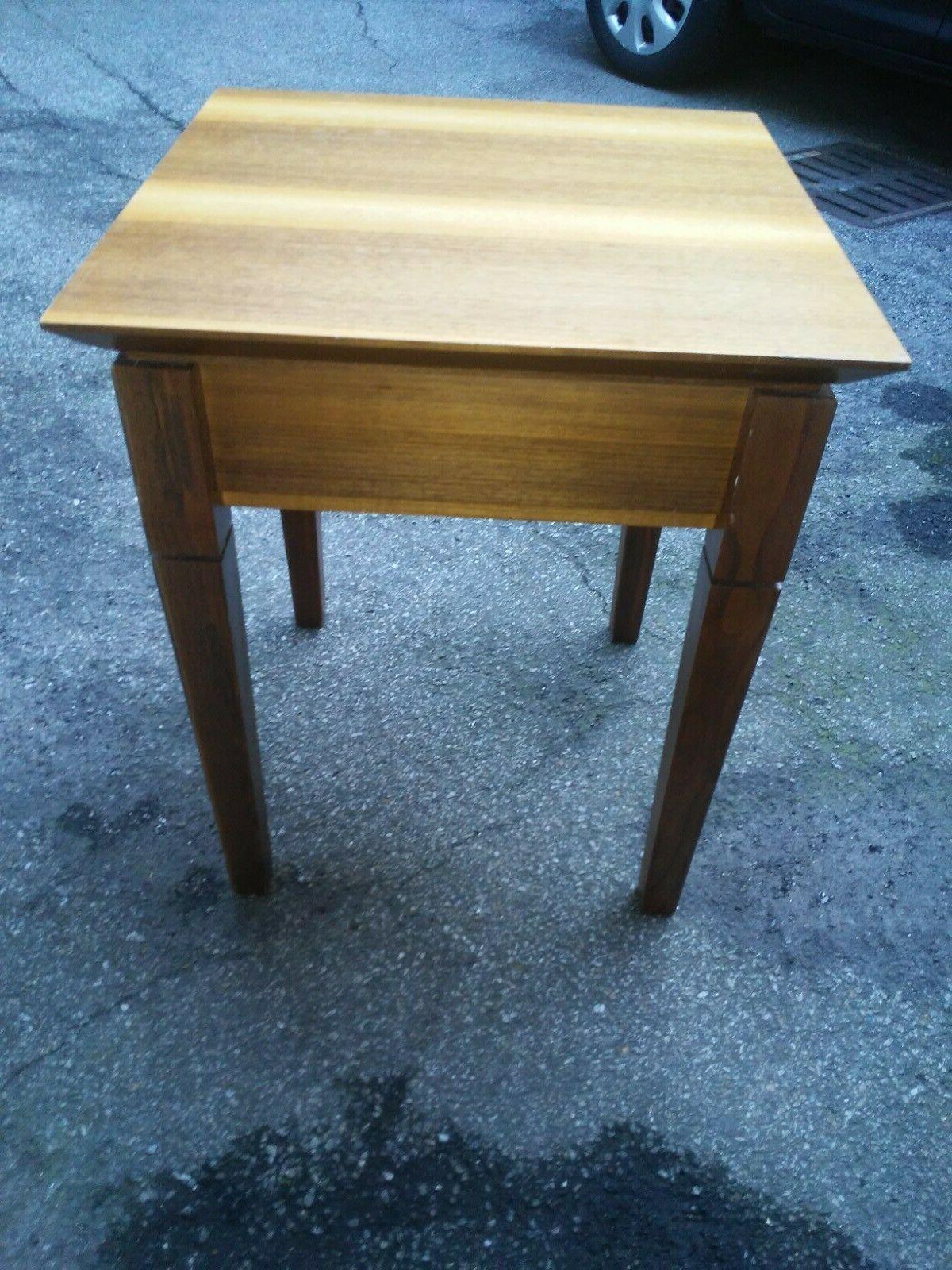 tavolino in legno color ciliegio molto robusto