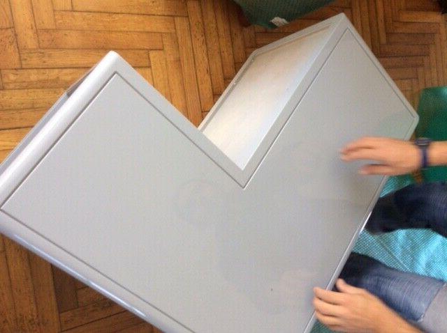 tavolo ad angolo in legno smaltato