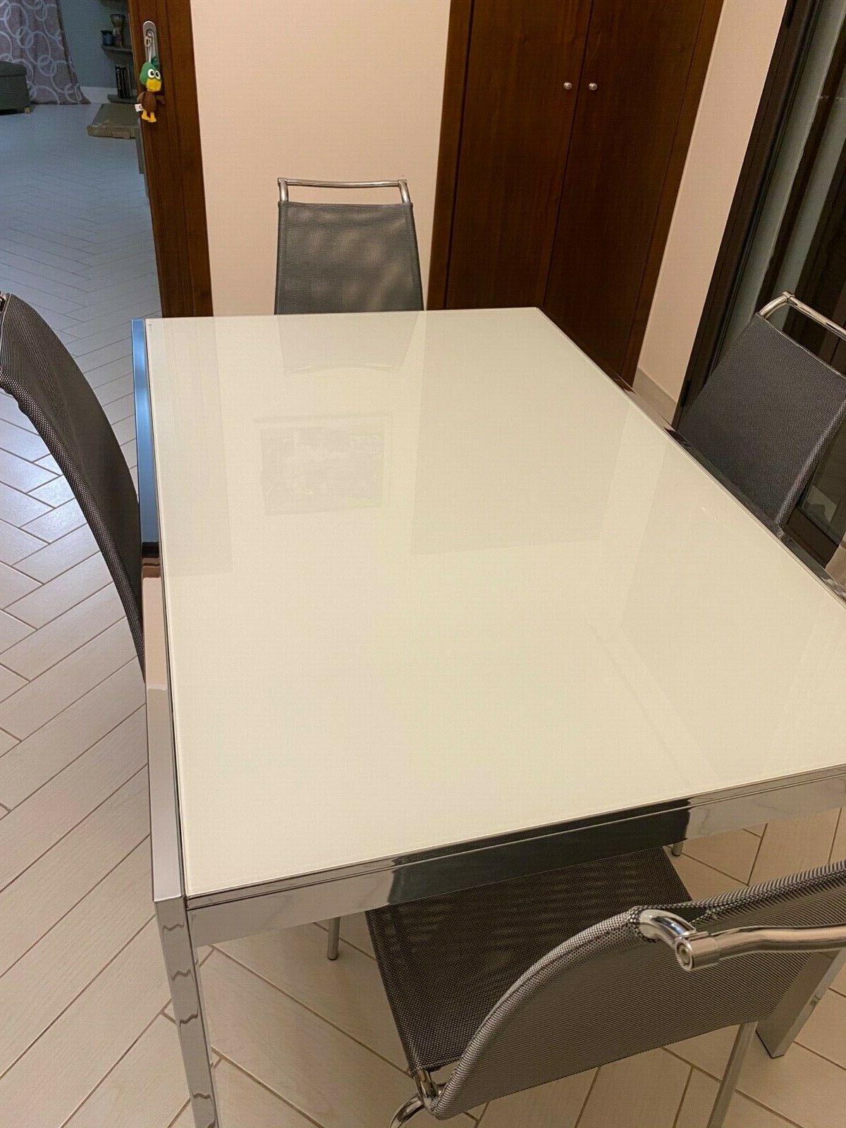 tavolo da cucina in cristallo