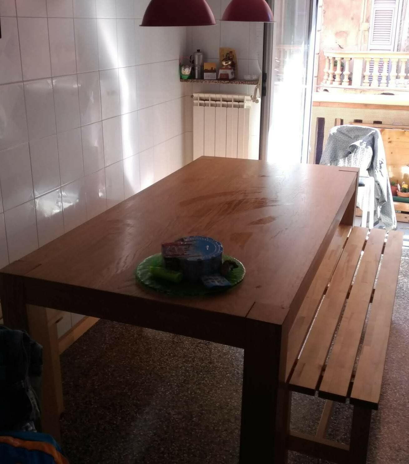 tavolo da cucina in legno con panche