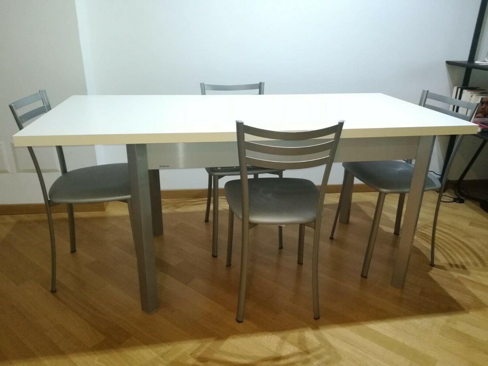 tavolo da cucina moderno bianco e grigio