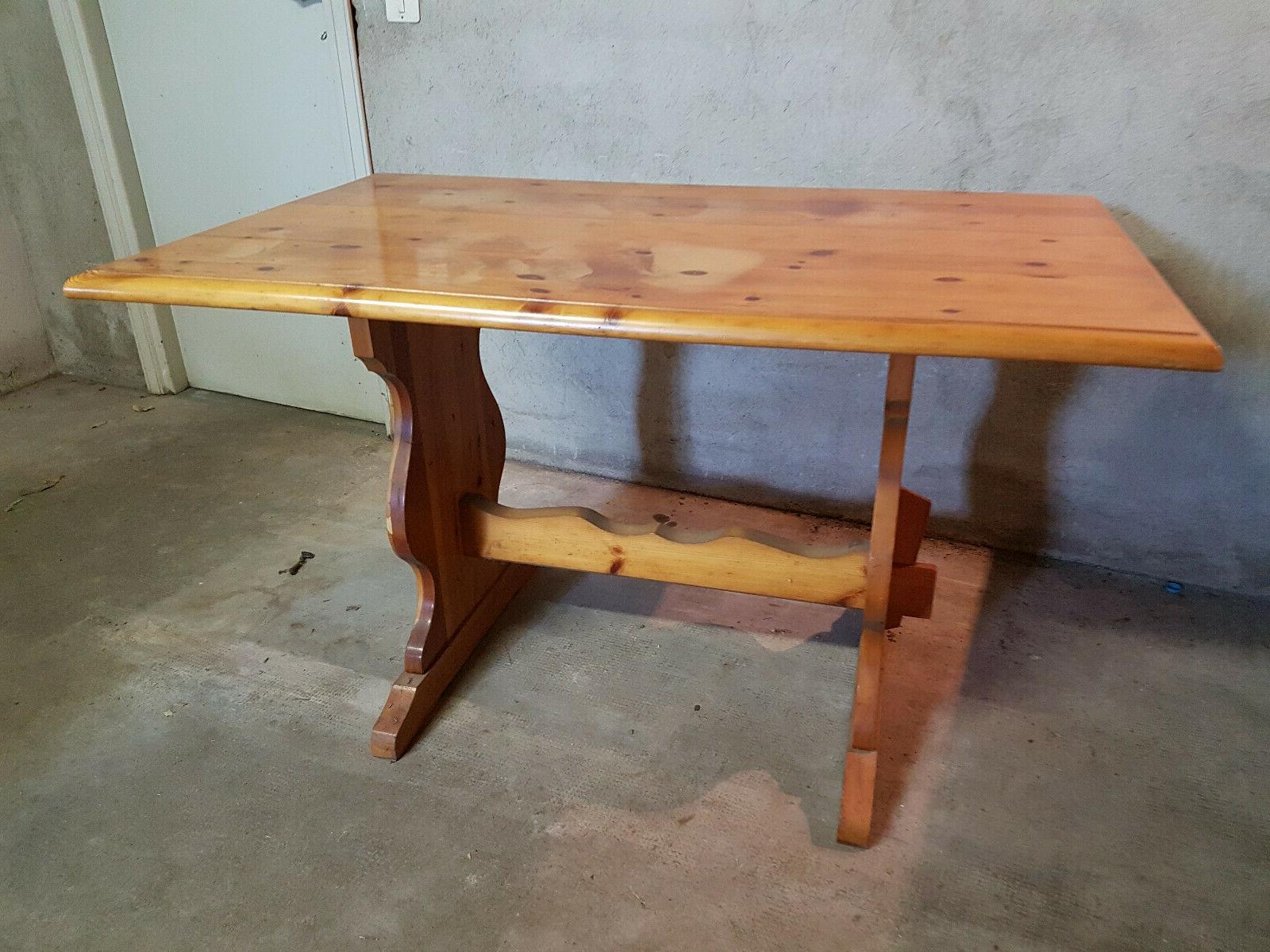 tavolo da pranzo in legno chiaro stile