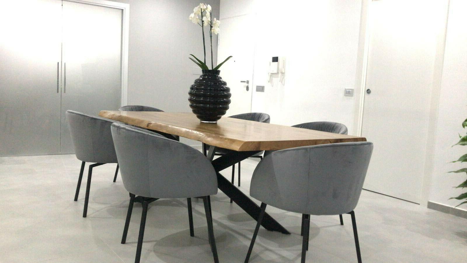 tavolo da pranzo in legno massello design