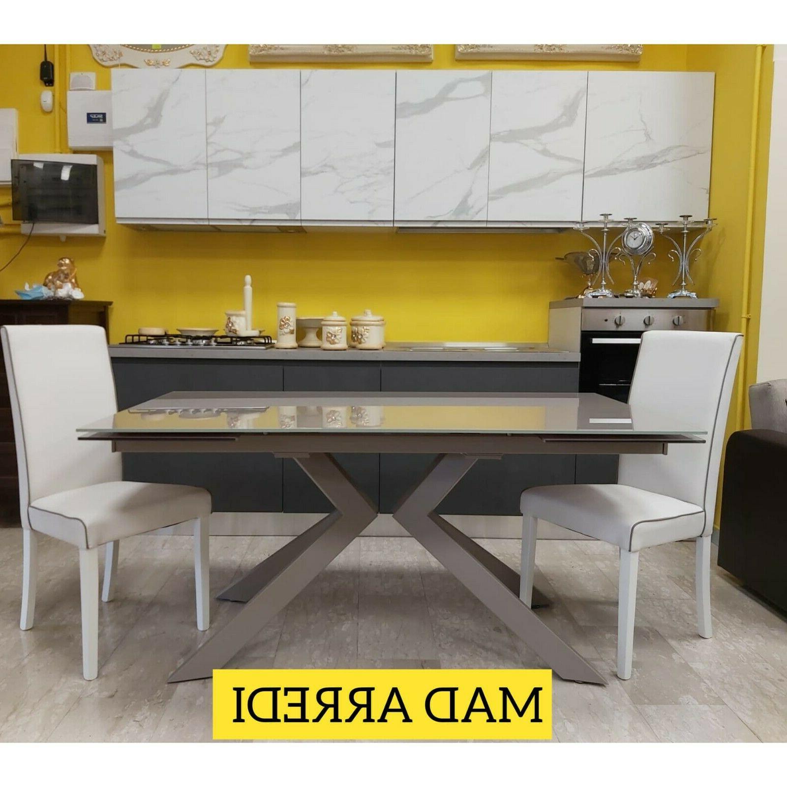 tavolo da sala da pranzo con vetro