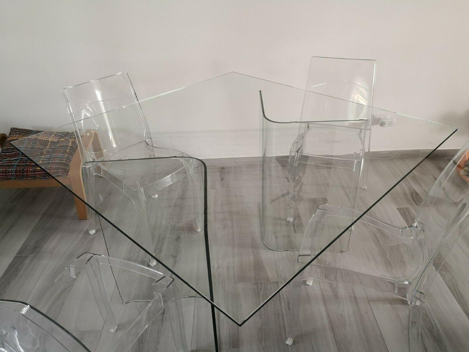 tavolo di design quadrato in cristallo