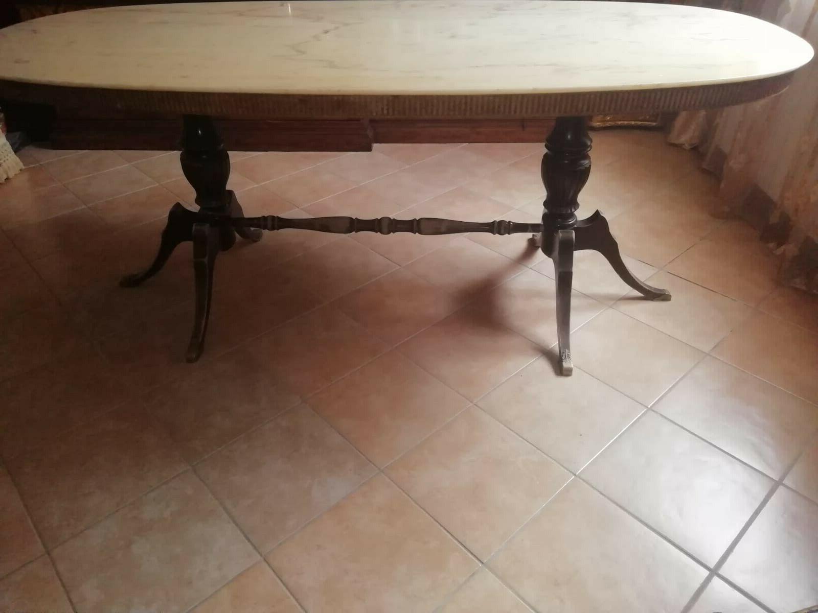 tavolo di marmo