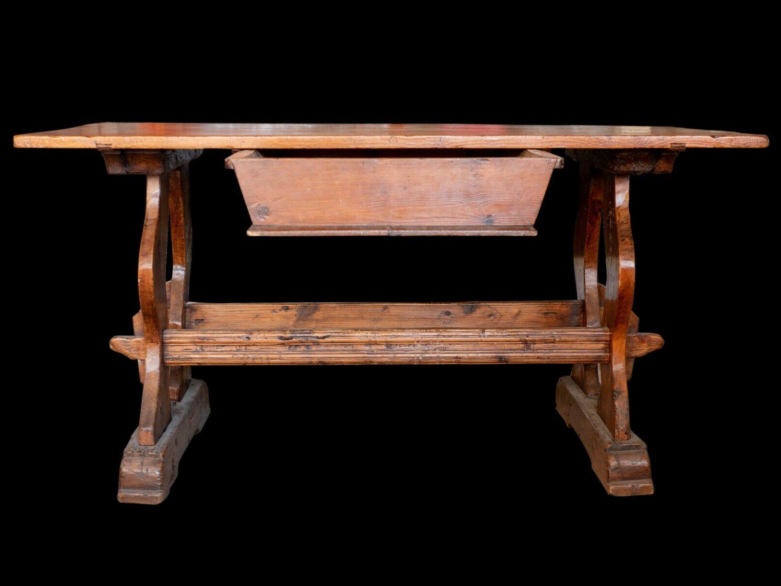 tavolo fratina con cassettone in legno comune