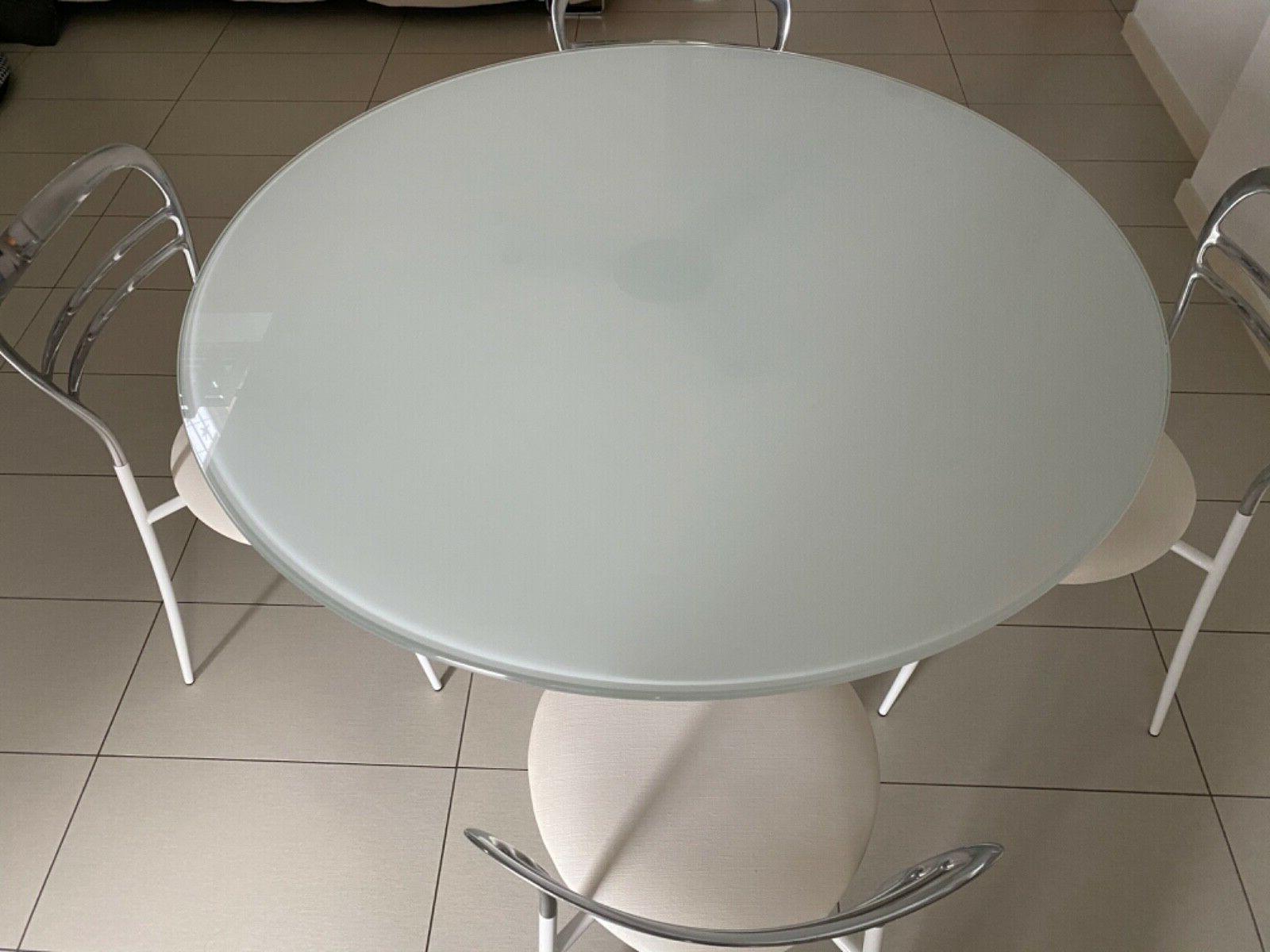 tavolo in cristallo tondo con 4 sedie
