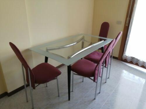 tavolo in vetro temperato 90x160 con incluso