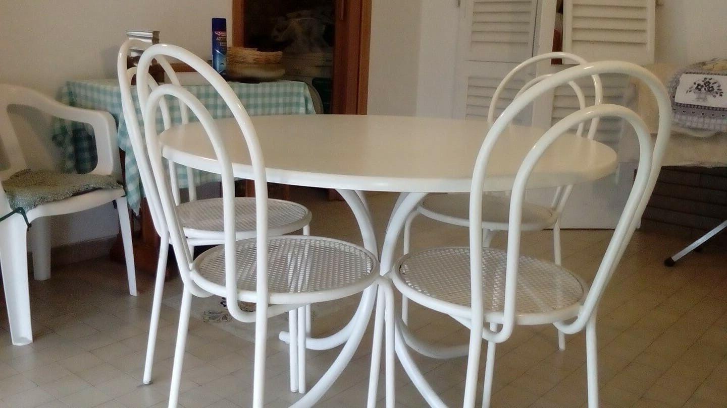 tavolo rotondo 4 sedie da esterno