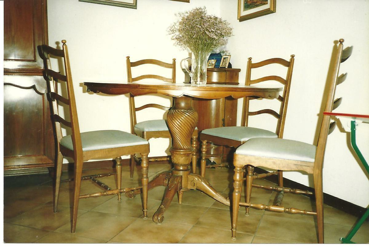 tavolo rotondo in stile in noce nazionale