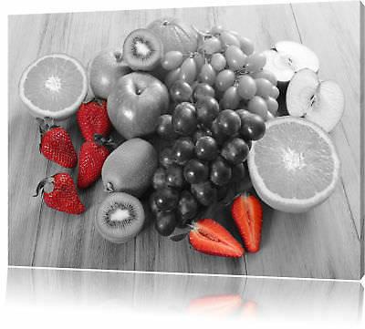 vari frutta su tavolo legno nero bianco