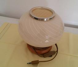 A Forma Sferica Vintage In Vetro Con Base In Legno