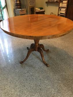 Rotondo Diametro 120 Cm+con 4 Sedie+due Poltroncine