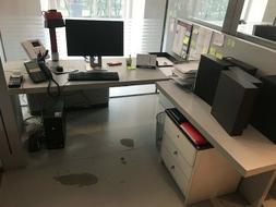 Scrivanie in legno usate 2 metri / parte laterale 1,50m prof