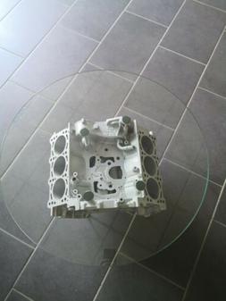 Tavolino salotto con Motore Audi V6