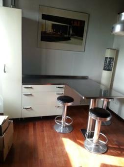 Cassettiera Sagomato Isola Sgabelli Acciaio Pelle Cucina Sal