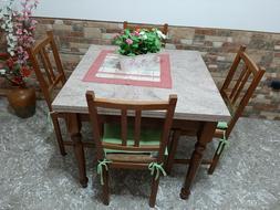 tavolo da cucina con sedie