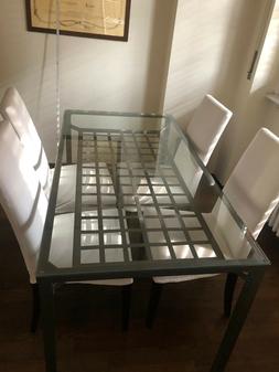 + Tavolo Piccolo E Set Di Sedie Ikea